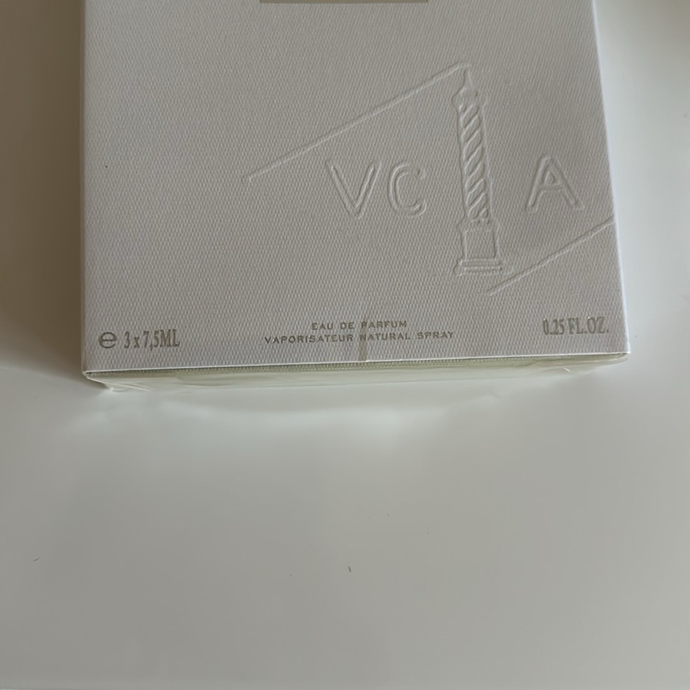 Van Cleef and Arpels Gift Set - Picture 3 of 5